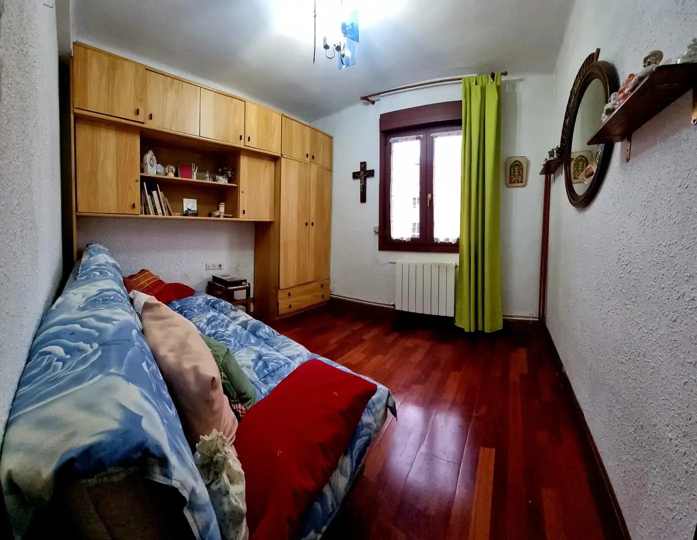 Dormitori de Pis en venda en Bilbao  amb Calefacció, Parquet i Terrassa