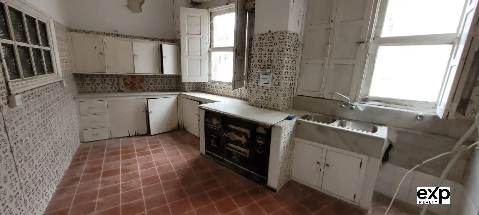Kitchen of Houses for sale in O Valadouro    with Parquet flooring