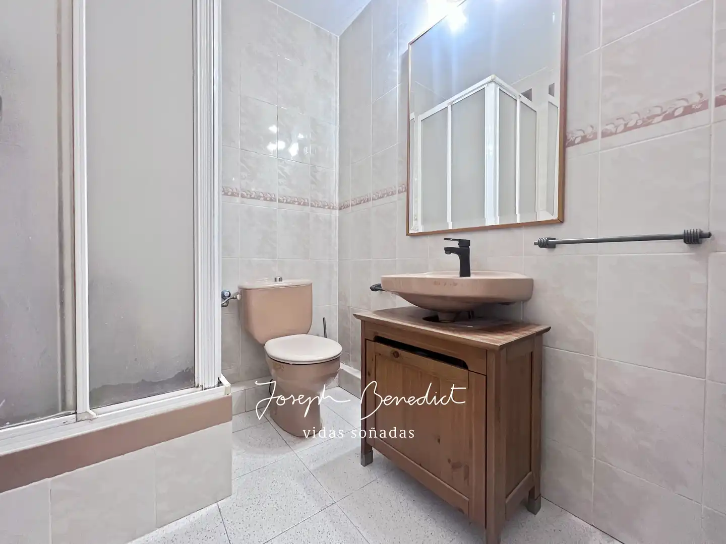 Baño de Piso en venta en Castelldefels con Terraza, Horno y Balcón