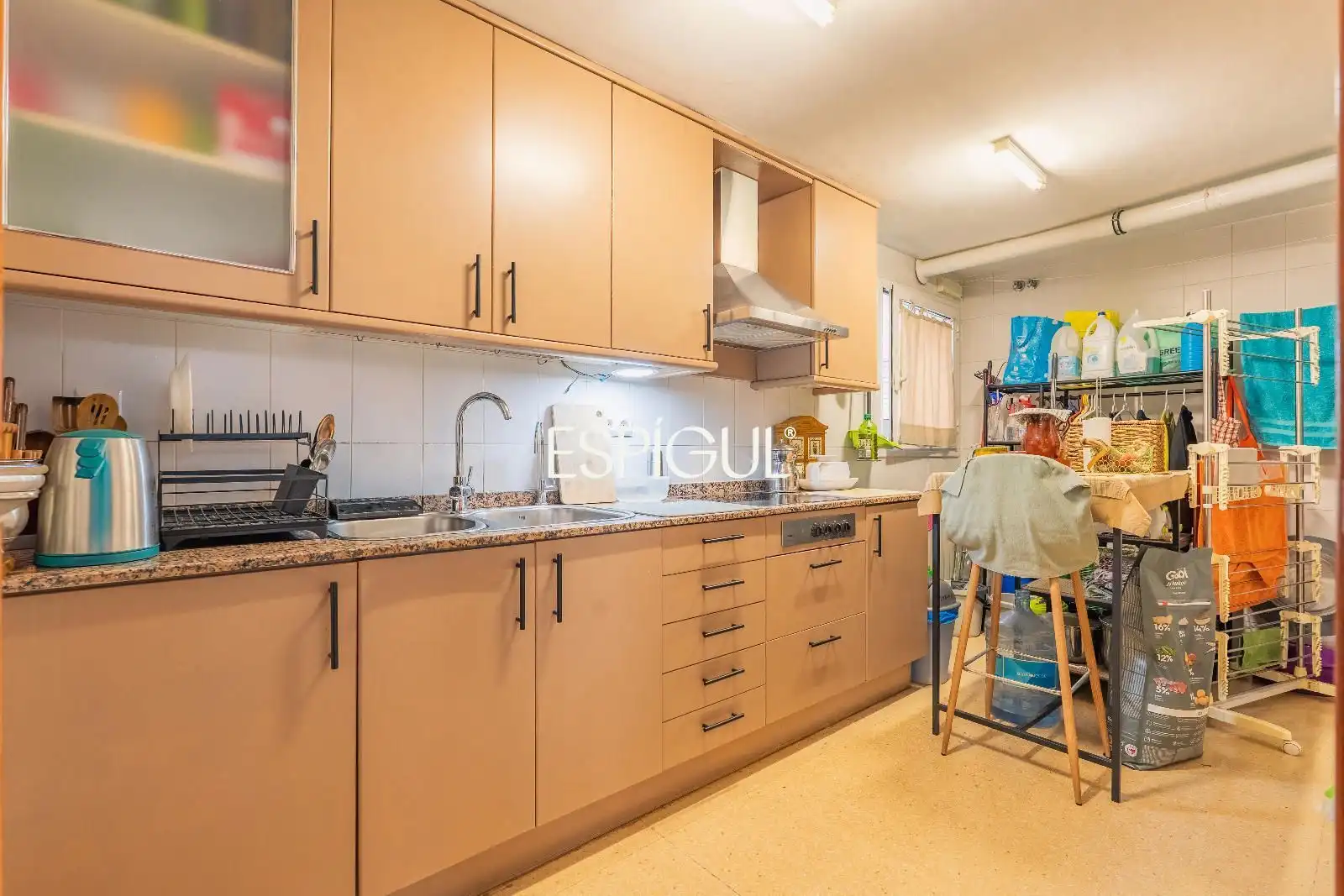 Küche von Wohnung zum Verkauf in Salt mit Heizung, Möbliert und Ofen