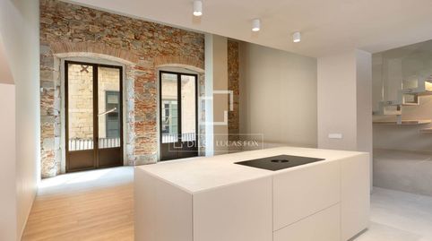 Piso con encanto histórico y comodidades modernas en venta en el Barri Vell de Girona