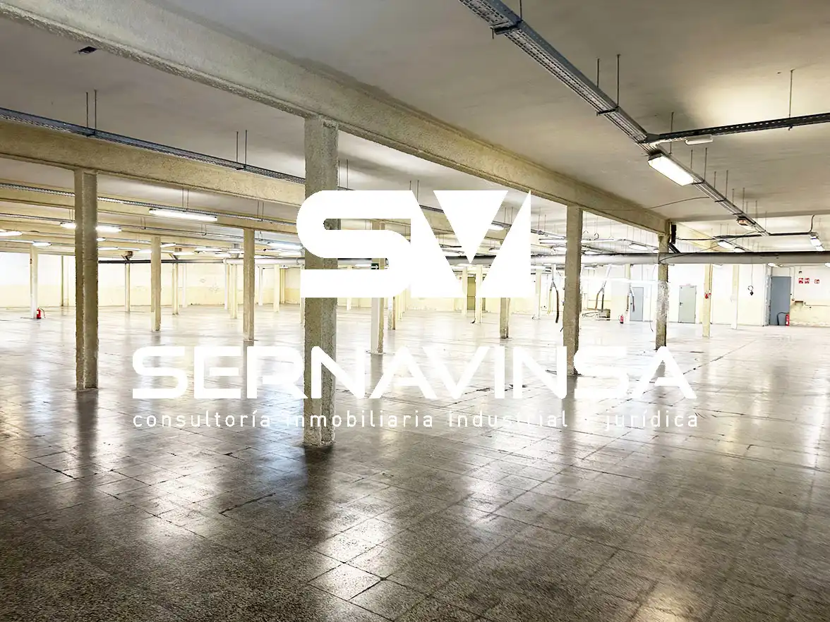 Vista exterior de Nave industrial de alquiler en Sabadell