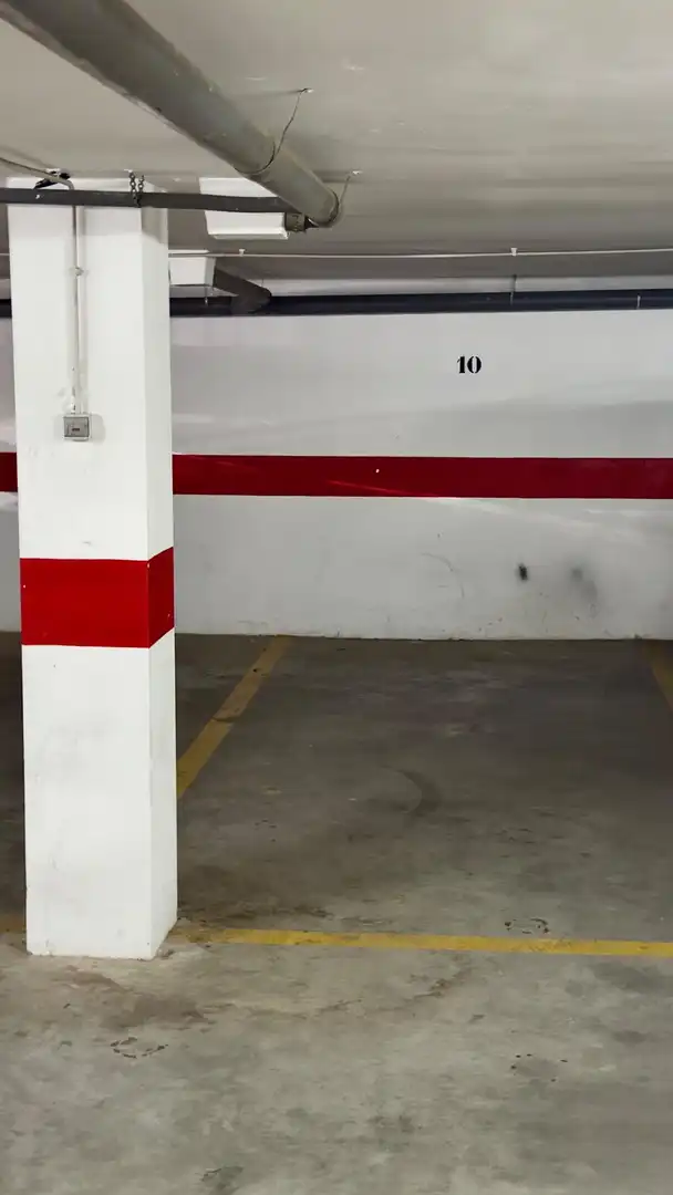 Parking of Flat for rent in Pinos Genil  with Air Conditioner, Heating and Furnished