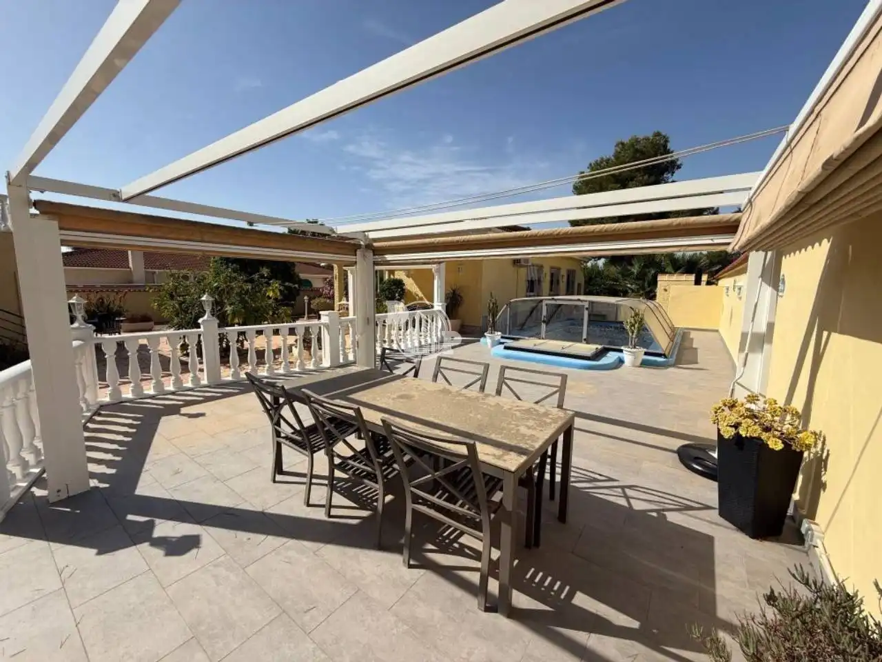 Terrassa de Casa o xalet en venda en Pilar de la Horadada amb Jardí privat, Piscina i Moblat