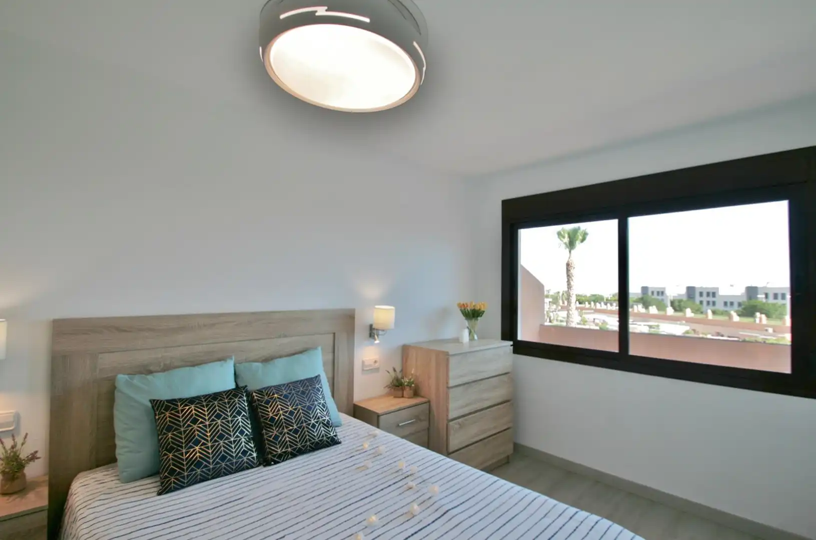 Habitación de Apartamento en venta en Almería con Aire acondicionado, Jardín privado y Terraza