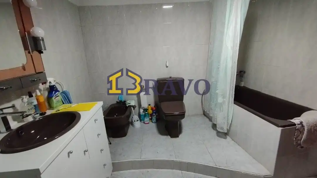 Bany de Casa o xalet en venda en Valle de Losa amb Jardí privat i Terrassa