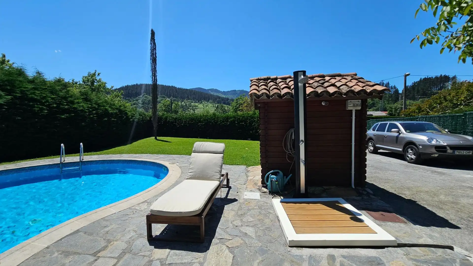 Piscina de Casa o xalet en venda en Güeñes amb Aire condicionat, Calefacció i Jardí privat