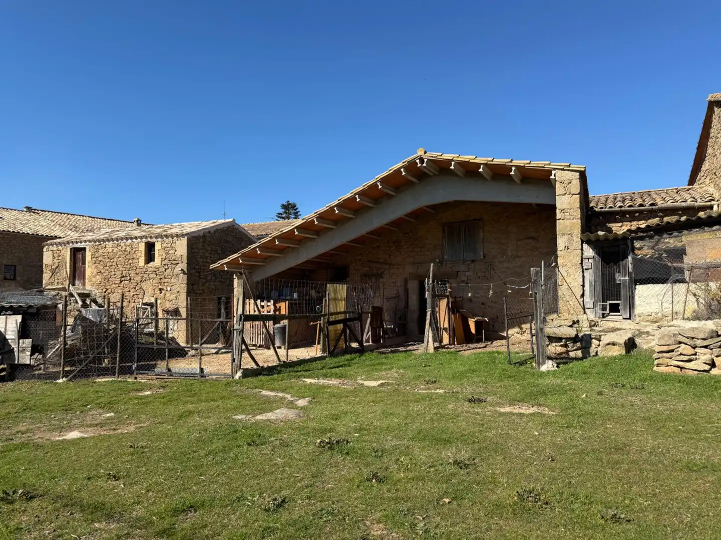 Vista exterior de Finca rústica en venda en Riner amb Terrassa i Traster