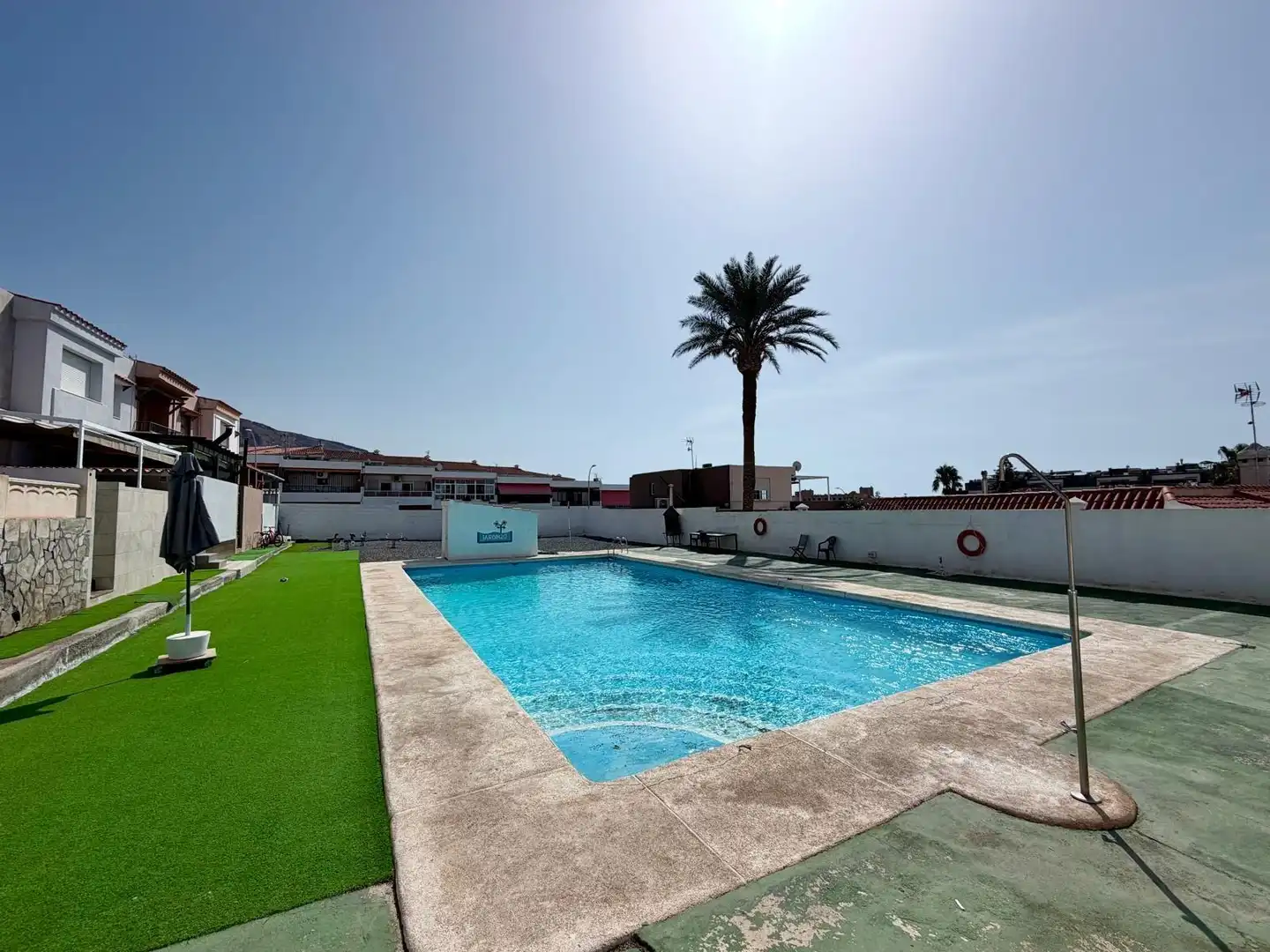 Swimming pool of Houses for sale in Roquetas de Mar  with Air Conditioner, Heating and Private garden