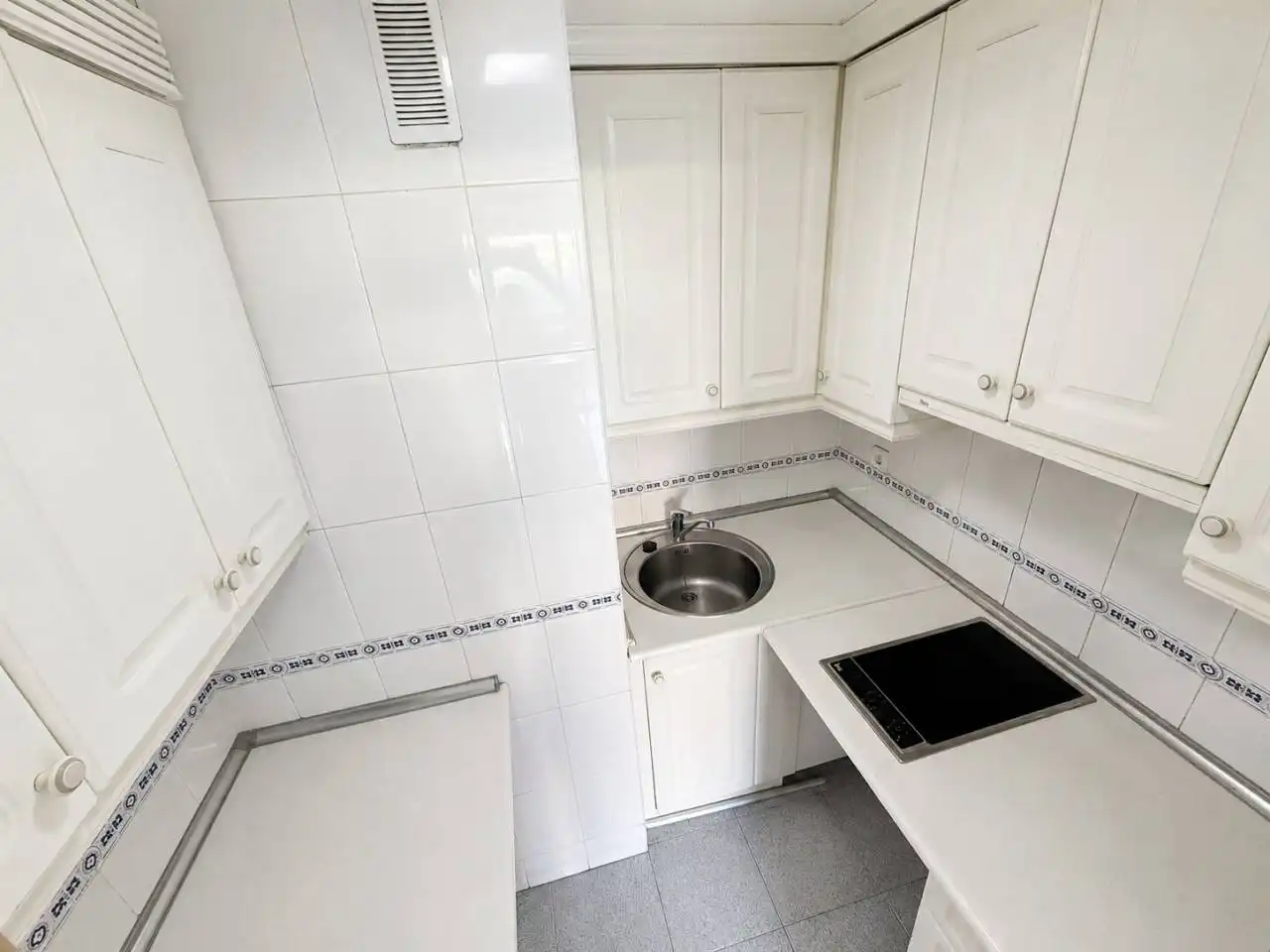 Kitchen of Flat for rent in Madrid  with Heating and Parquet flooring