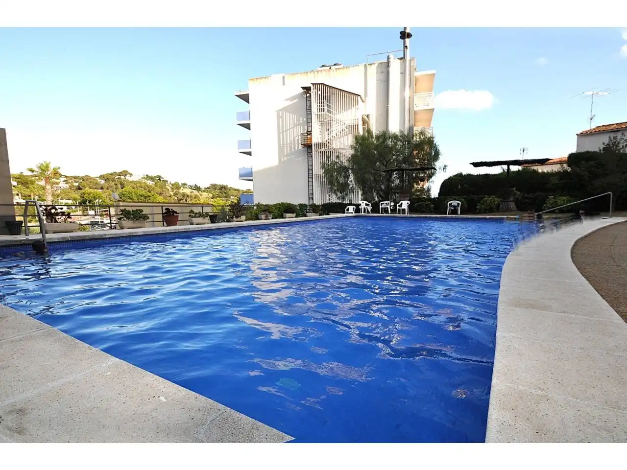 Schwimmbecken von Wohnungen zum Verkauf in Lloret de Mar mit Möbliert, Balkon und Gemeinschaftspool