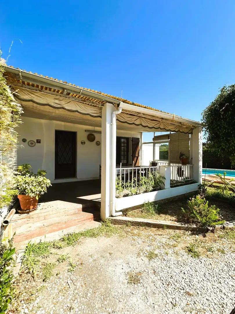 Vista exterior de Finca rústica en venda en Estepona amb Jardí privat, Terrassa i Piscina