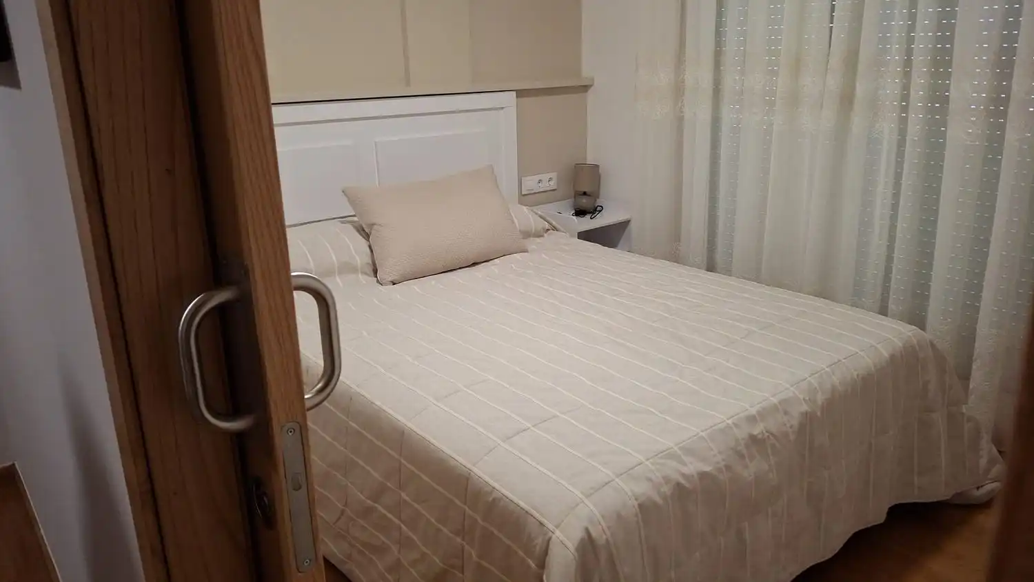 Habitación de Piso en venta en A Cañiza   con Calefacción y Trastero