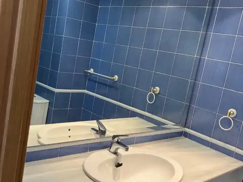 Bany de Pis de lloguer en Granada amb Aire condicionat, Traster i Balcó