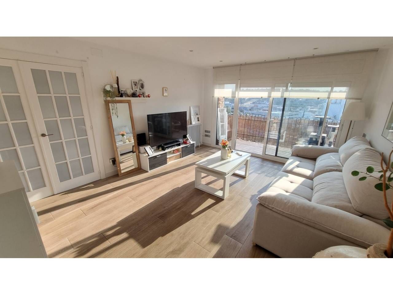 Living room of Flat for sale in Granollers  with Air Conditioner, Heating and Balcony
