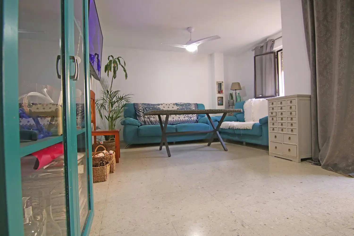 Sala de estar de Piso en venta en Alcalá de Guadaira con Aire acondicionado y Balcón