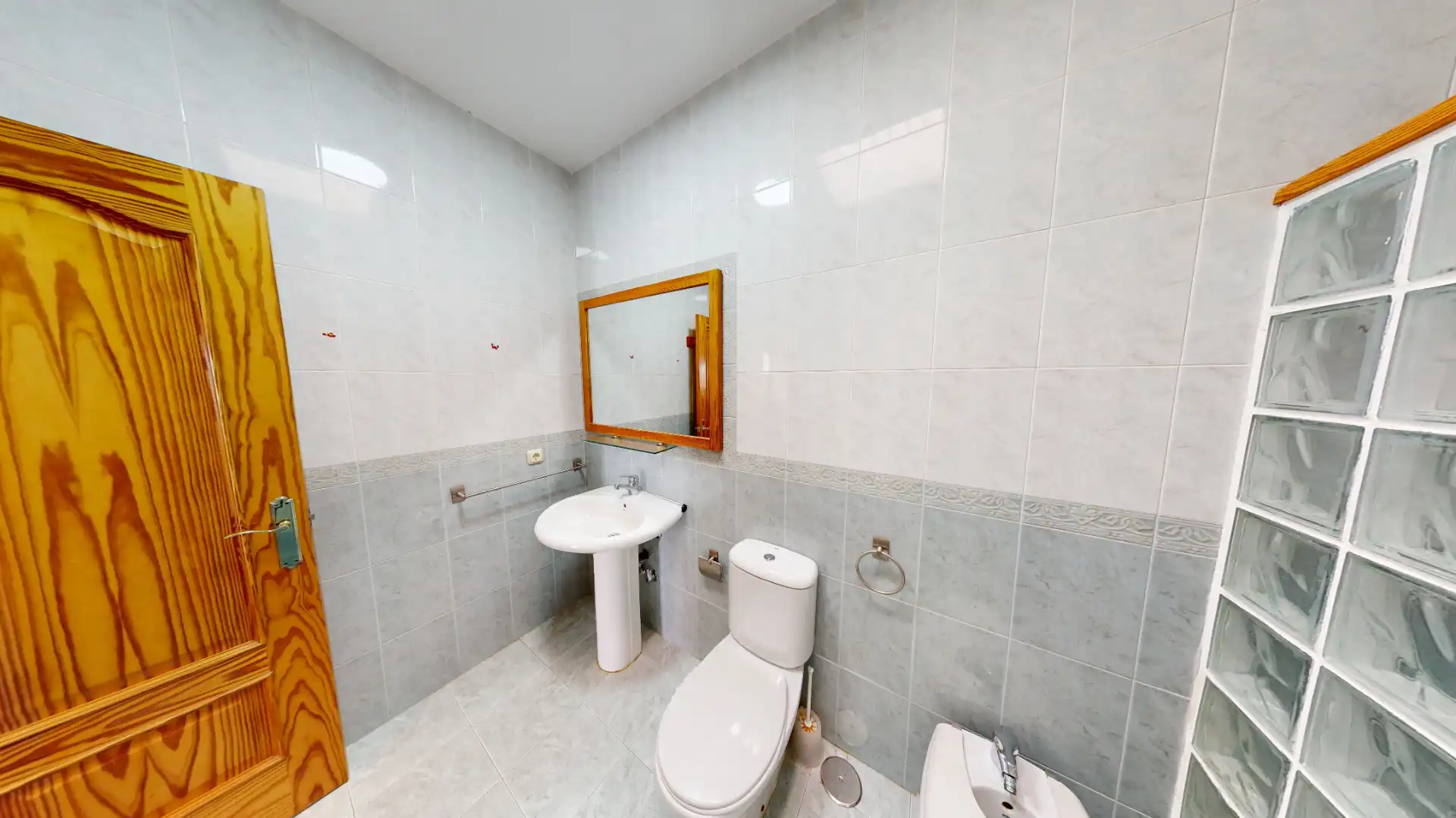 Baño de Casa adosada en venta en Almería con Terraza, Amueblado y Horno