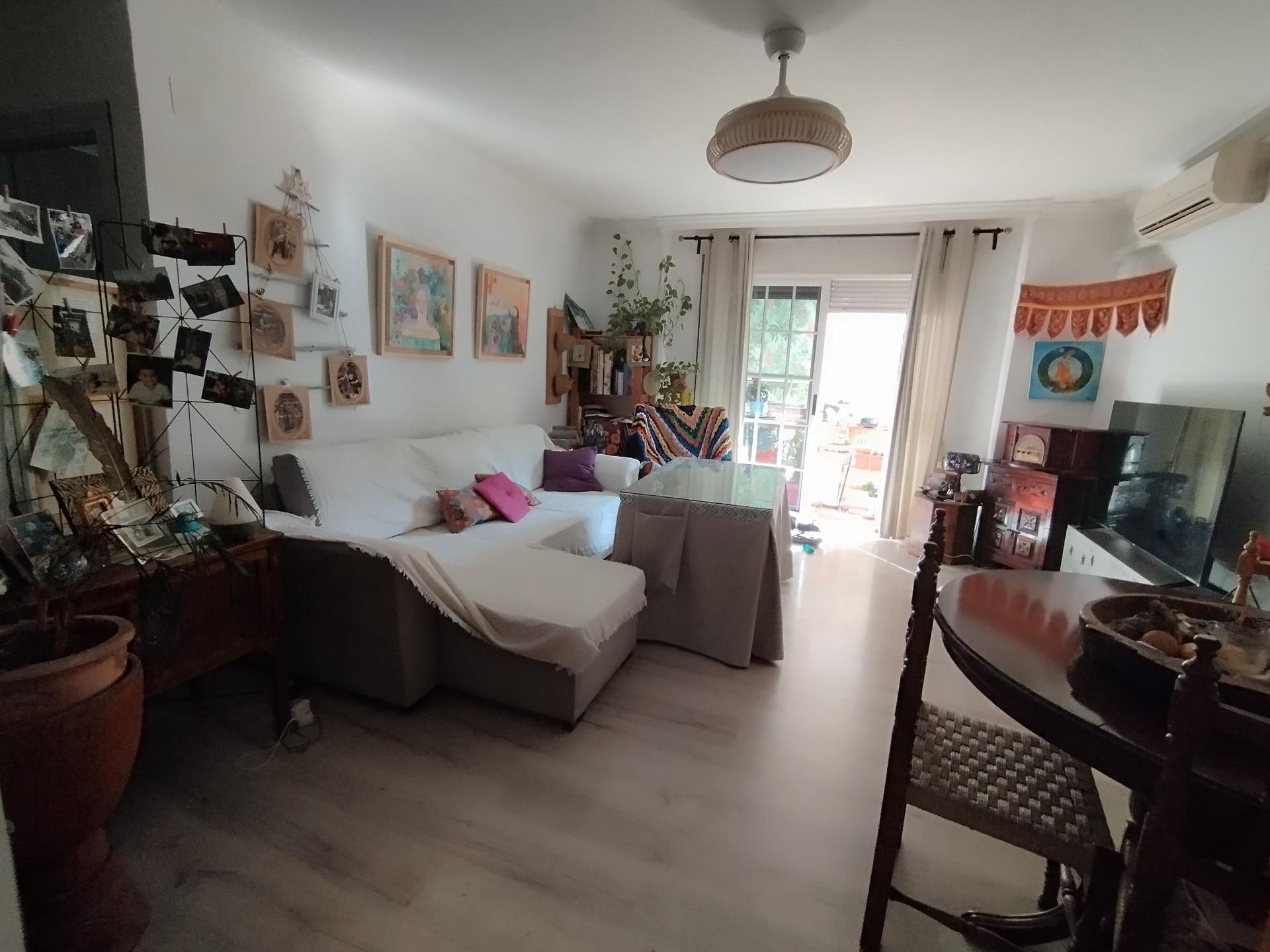 Sala d'estar de Pis en venda en  Granada Capital amb Aire condicionat i Terrassa