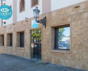 Vista exterior de Local de lloguer en Estepona amb Aire condicionat