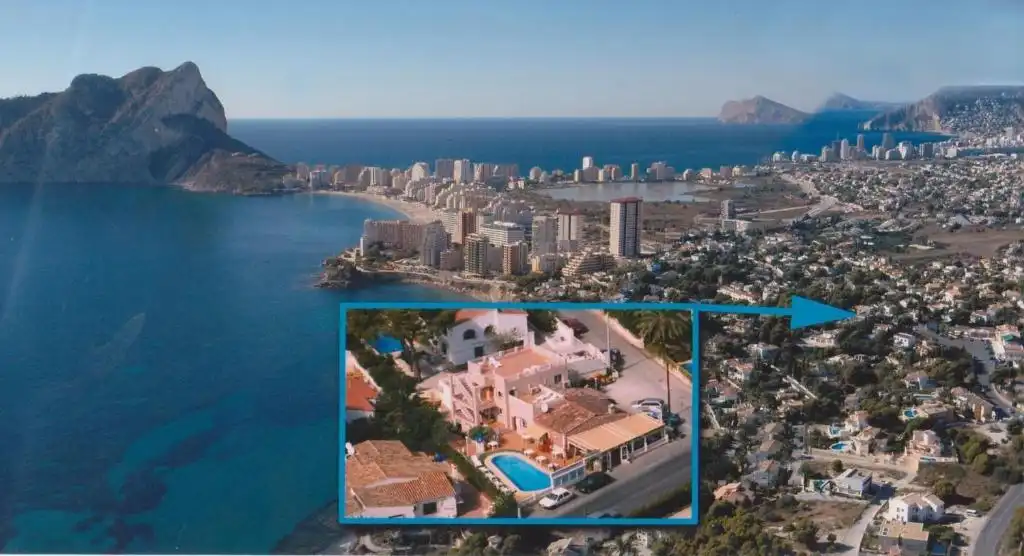 Vista exterior de Edifici en venda en Calpe / Calp