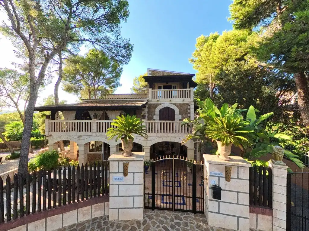 Außenansicht von Haus oder Chalet zum Verkauf in Calvià mit Klimaanlage, Privatgarten und Terrasse