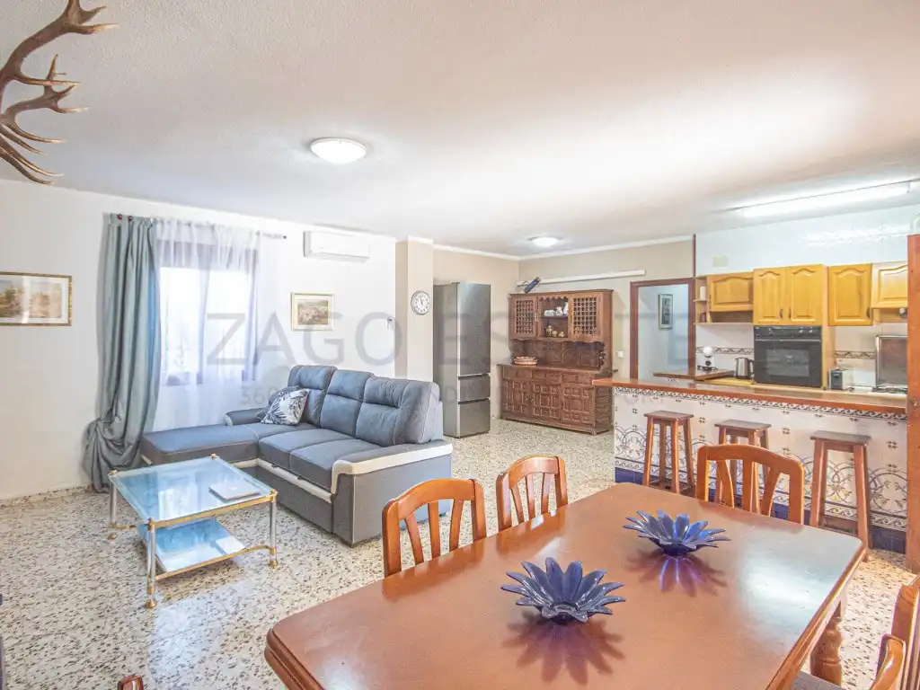Sala d'estar de Casa o xalet de lloguer en La Nucia amb Piscina