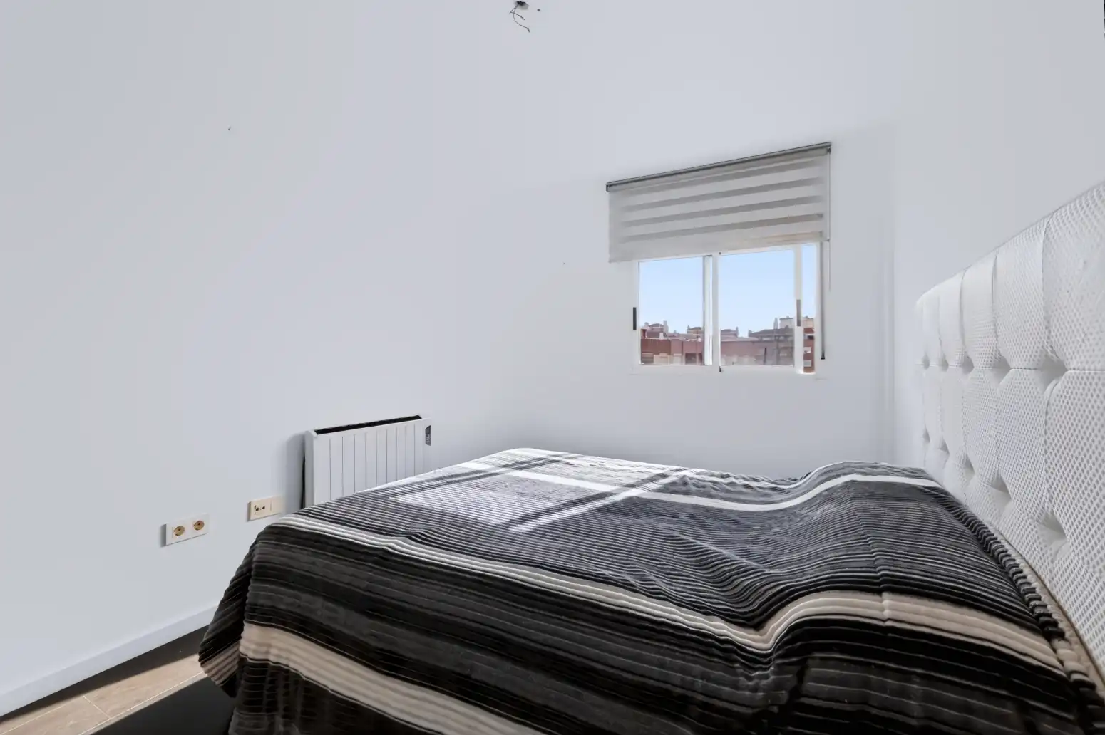 Bedroom of Flat for sale in Alaquàs  with Air Conditioner, Parquet flooring and Storage room