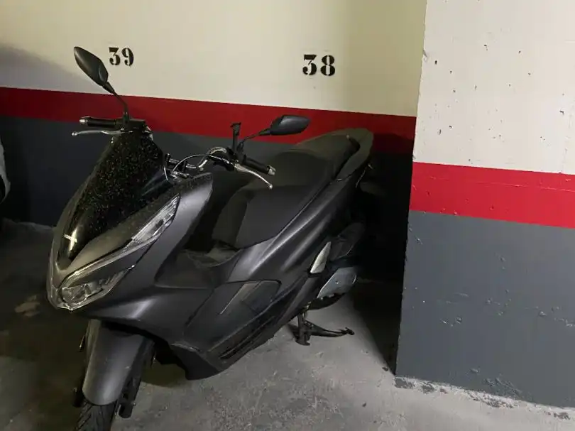 Moto en venda a Carrer Casp 51, imagen 2