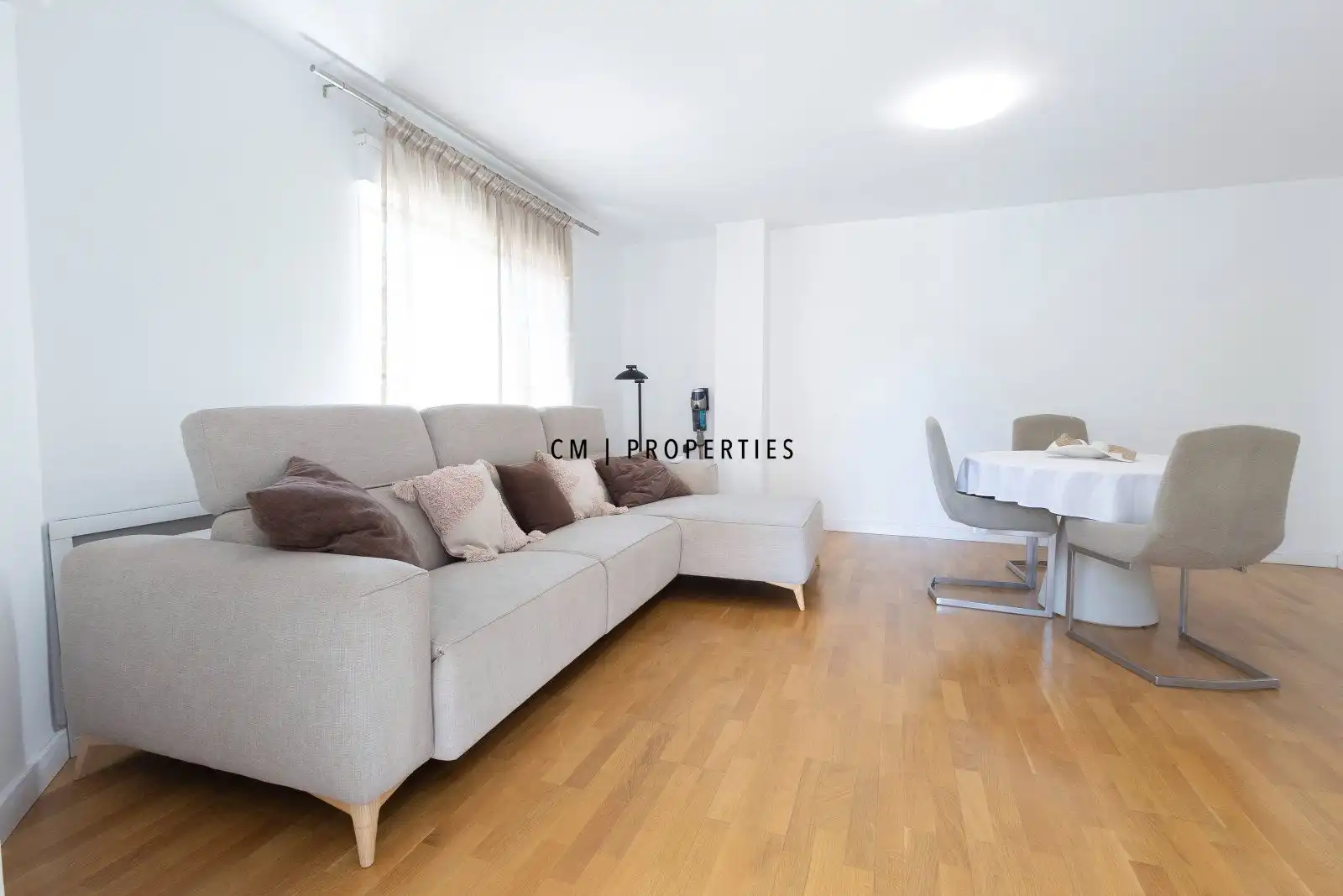 Sala de estar de Piso de alquiler en Valencia con Aire acondicionado, Parquet y Amueblado