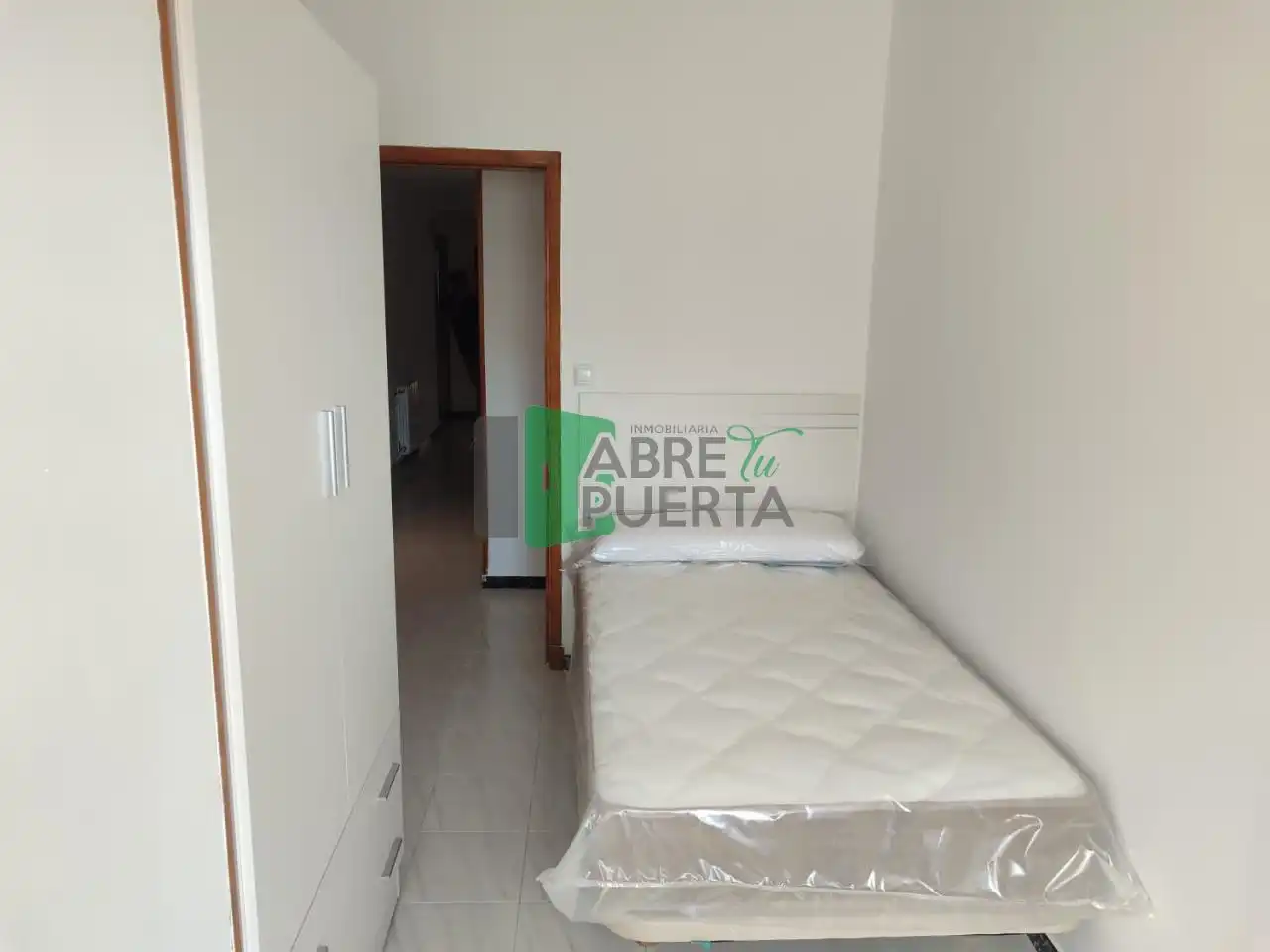 Dormitori de Pis per a compartir en Ourense Capital  amb Calefacció, Terrassa i Moblat
