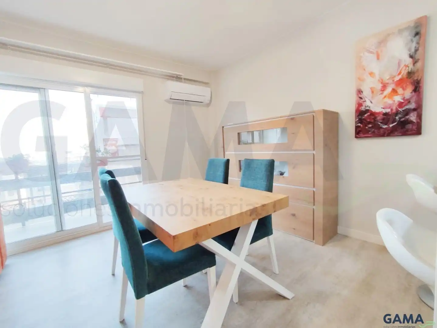 Menjador de Apartament de lloguer en Alzira amb Aire condicionat i Moblat