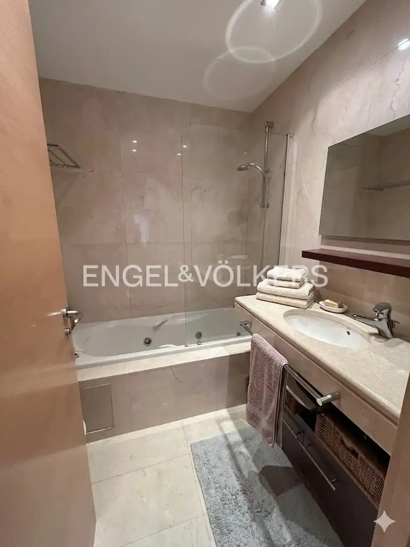 Baño de Piso en venta en Cubelles con Aire acondicionado, Calefacción y Jardín privado