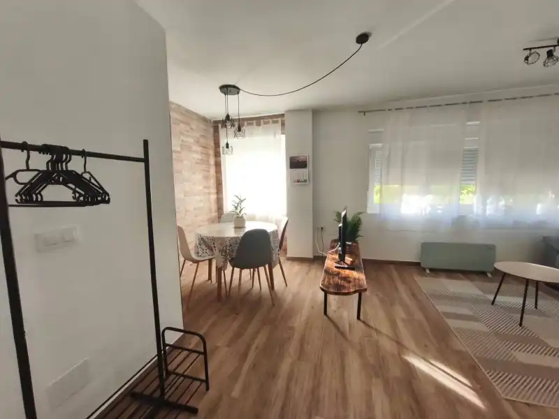 Schlafzimmer von Erdgeschoss zum Verkauf in Santander mit Privatgarten, Parkett und Möbliert