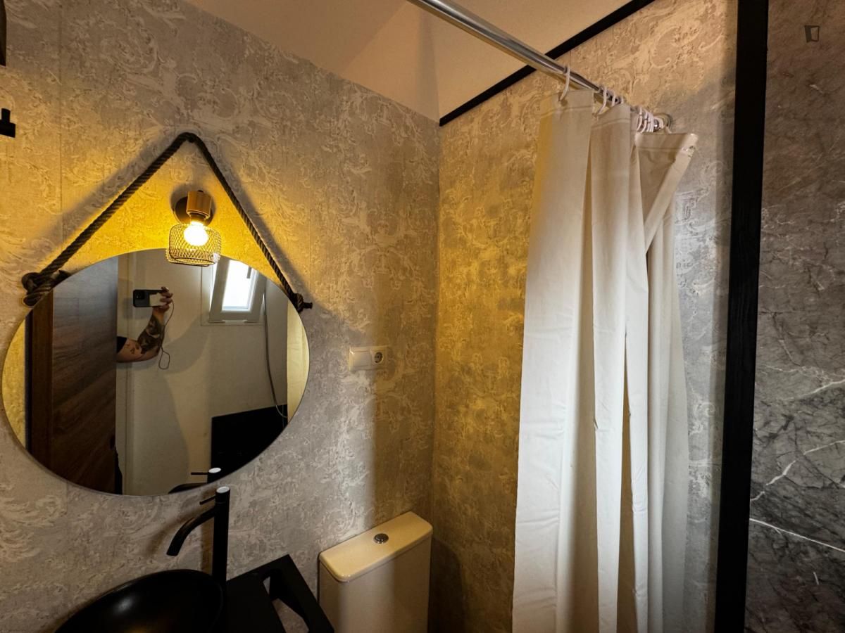 Study to rent in Berruguete