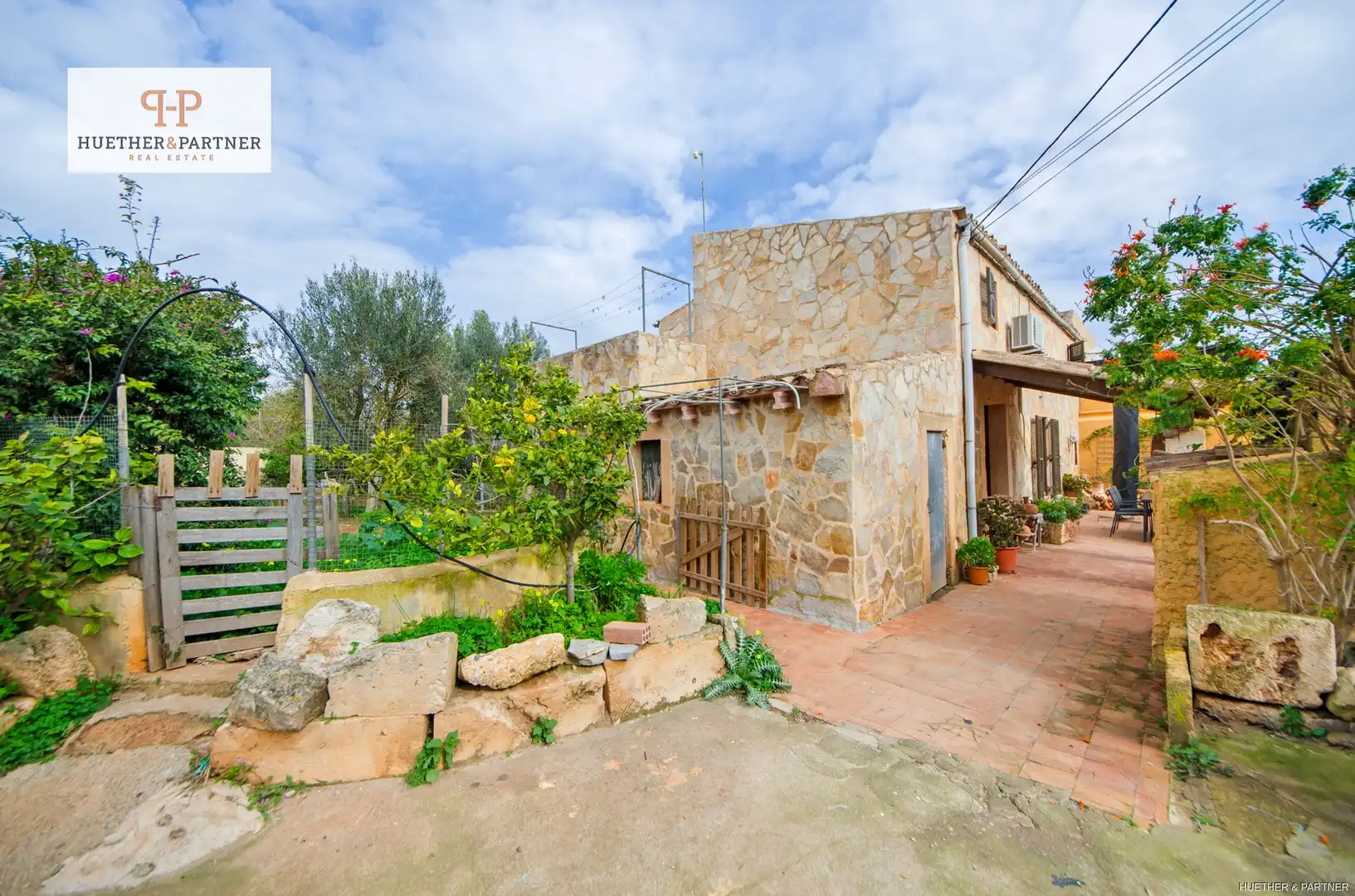 Garden of Country homes for sale in Manacor  with Air Conditioner, Heating and Furnished