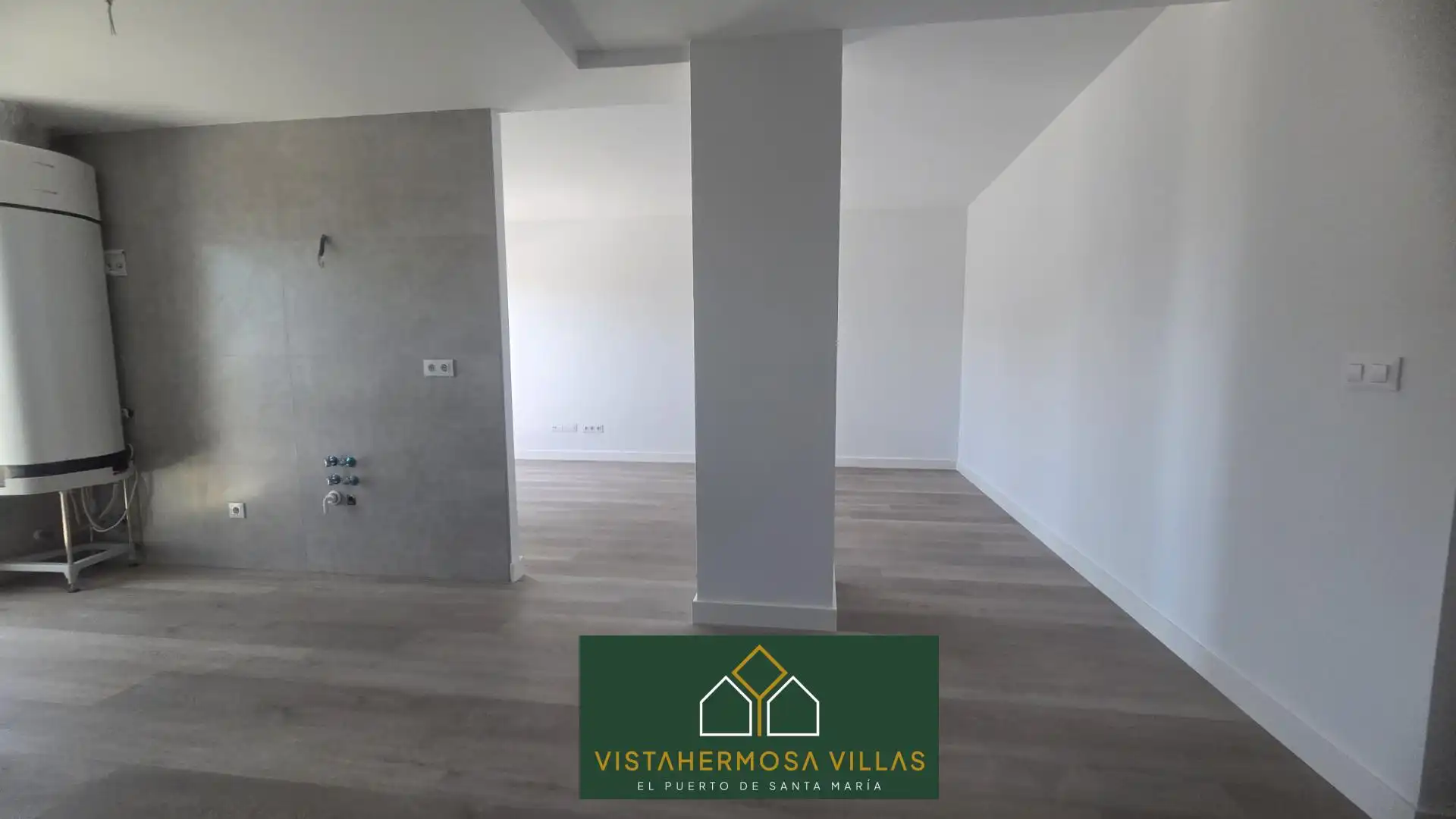 Vista exterior de Piso en venta en El Puerto de Santa María con Terraza y Piscina comunitaria