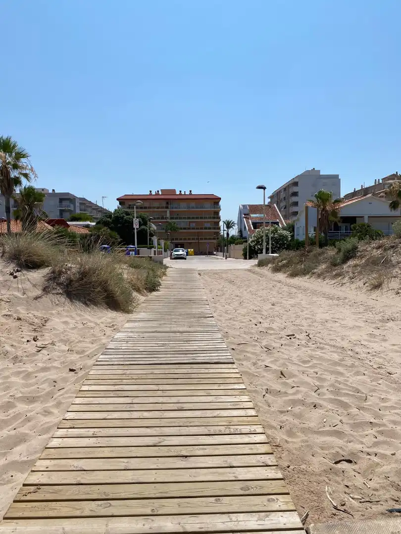 Vista exterior de Estudi en venda en Daimús amb Terrassa, Traster i Moblat