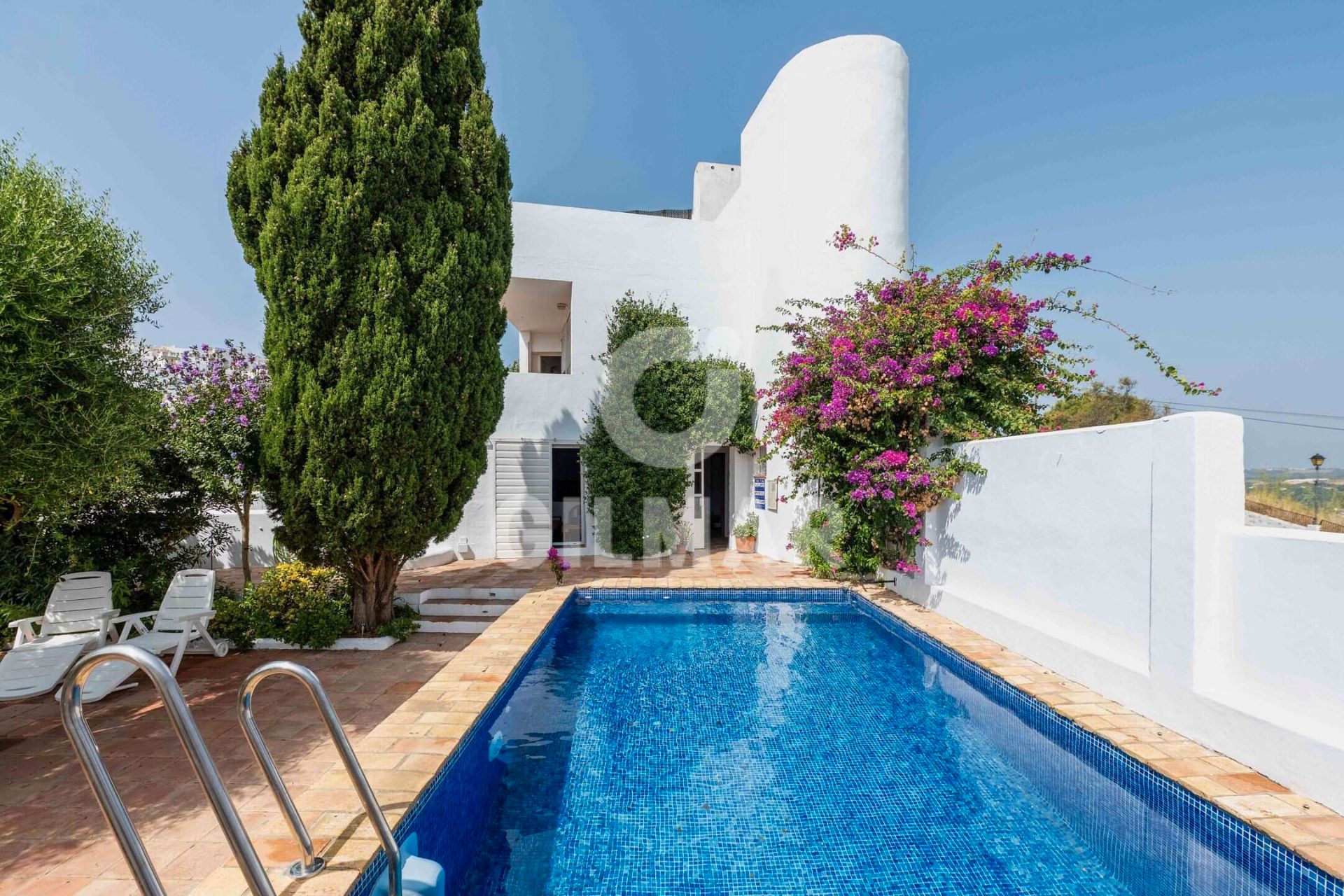 Vista exterior de Casa o xalet en venda en Vejer de la Frontera amb Aire condicionat, Calefacció i Piscina
