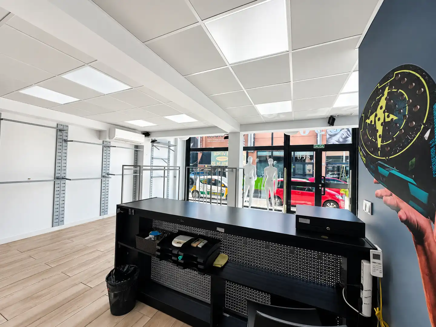 Business premises for sale in Calle Módena 36, imagen 9