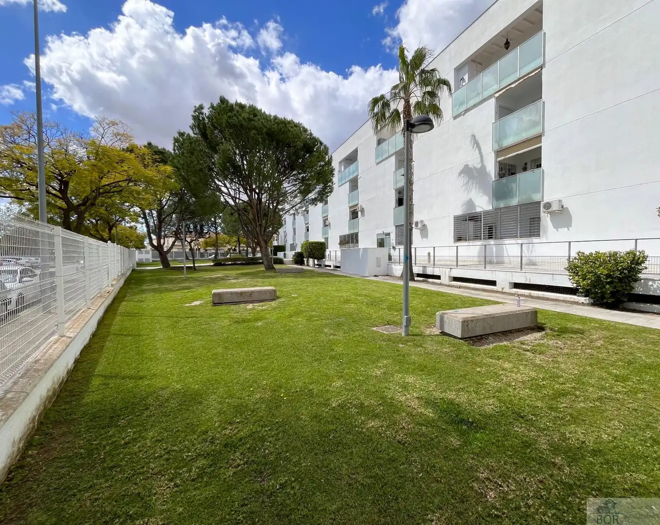 Vista exterior de Pis en venda en Jerez de la Frontera amb Aire condicionat, Terrassa i Traster