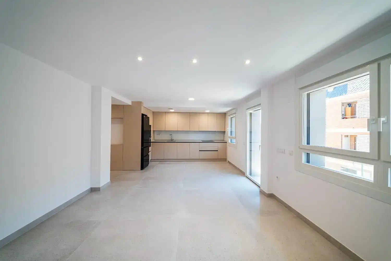Küche von Wohnung zur Miete in  Zaragoza Capital mit Klimaanlage und Balkon