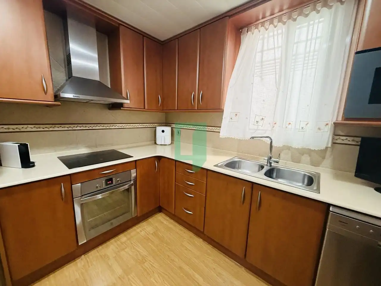 Cuina de Casa o xalet en venda en Badalona amb Calefacció, Parquet i Balcó