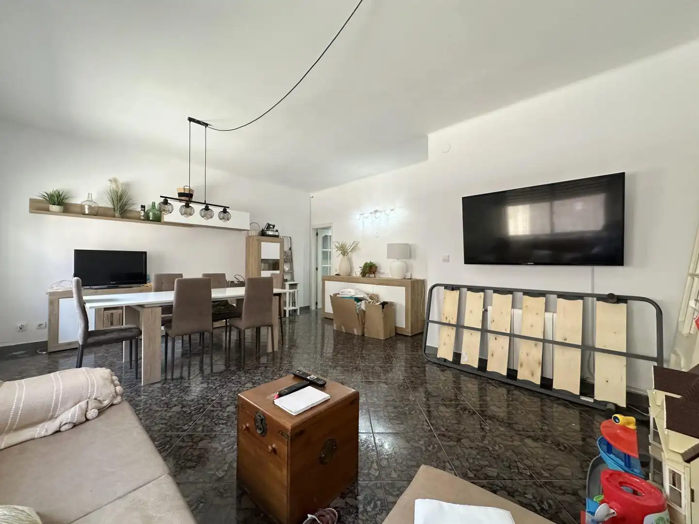 Sala de estar de Piso en venta en Sant Boi de Llobregat con Calefacción