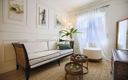 Living room of Flat for sale in  Madrid Capital  with Air Conditioner and Heating