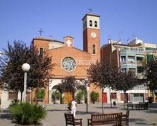 Vista exterior de Casa o xalet en venda en Sant Adrià de Besòs amb Aire condicionat