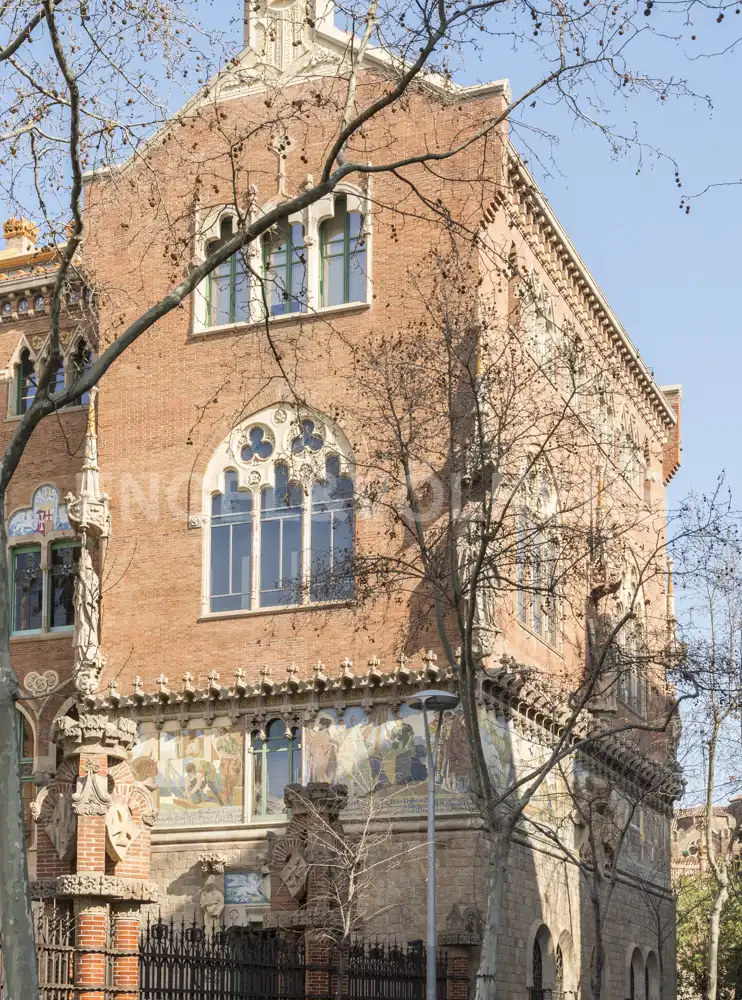 Vista exterior de Edificio en venta en Barcelona