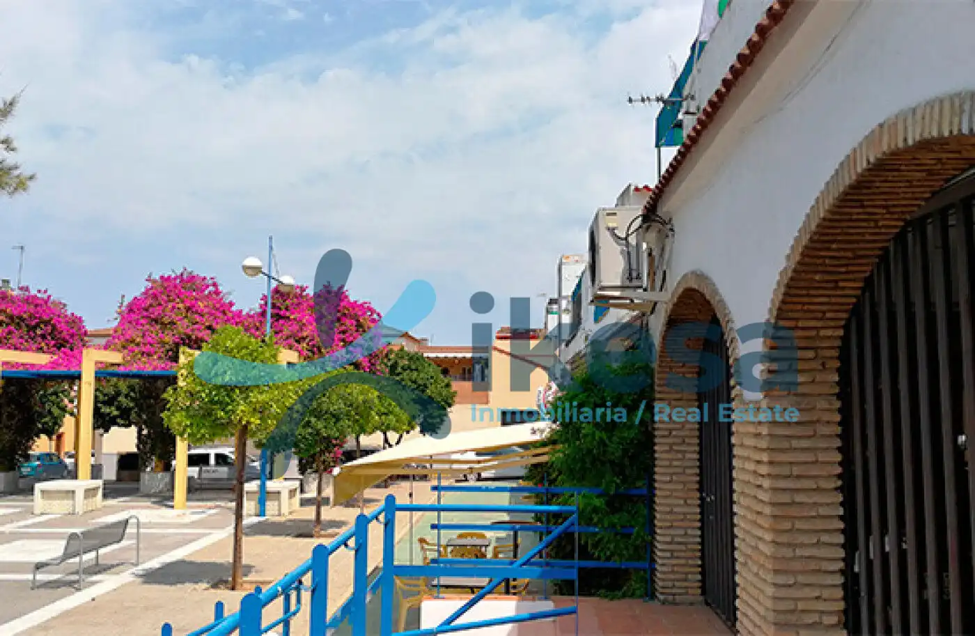Vista exterior de Local en venta en Mairena del Aljarafe