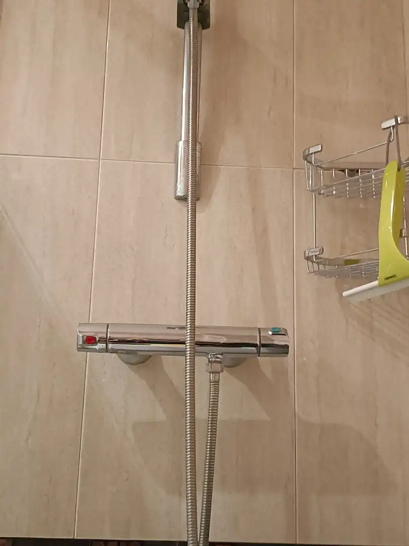 Bathroom of Flat for sale in Castellnovo  with Terrace, Furnished and Balcony