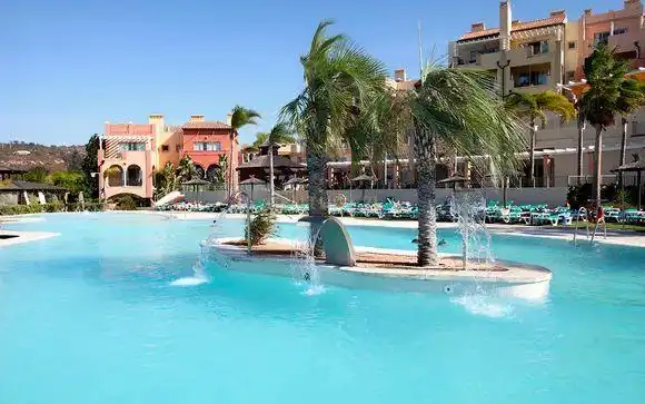 Schwimmbecken von Maisonette zum Verkauf in Manilva mit Klimaanlage, Privatgarten und Schwimmbad