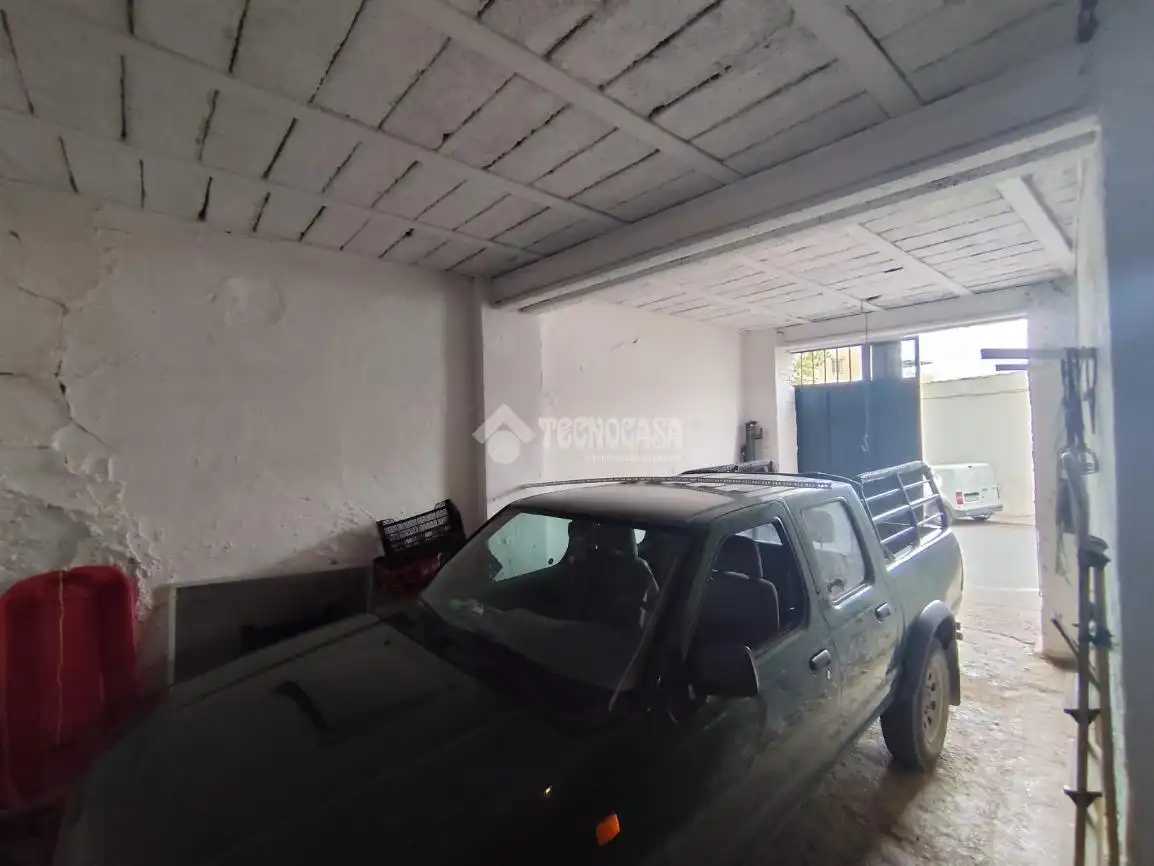 Casa adosada en venda a Valdepeñas de Jaén